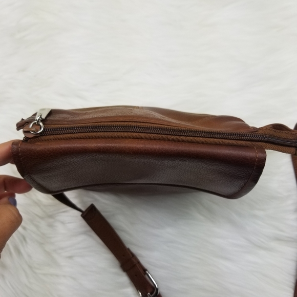 Wilsons Leather Bags Wilsons Geniune Leather Saddle Crossbody Flap